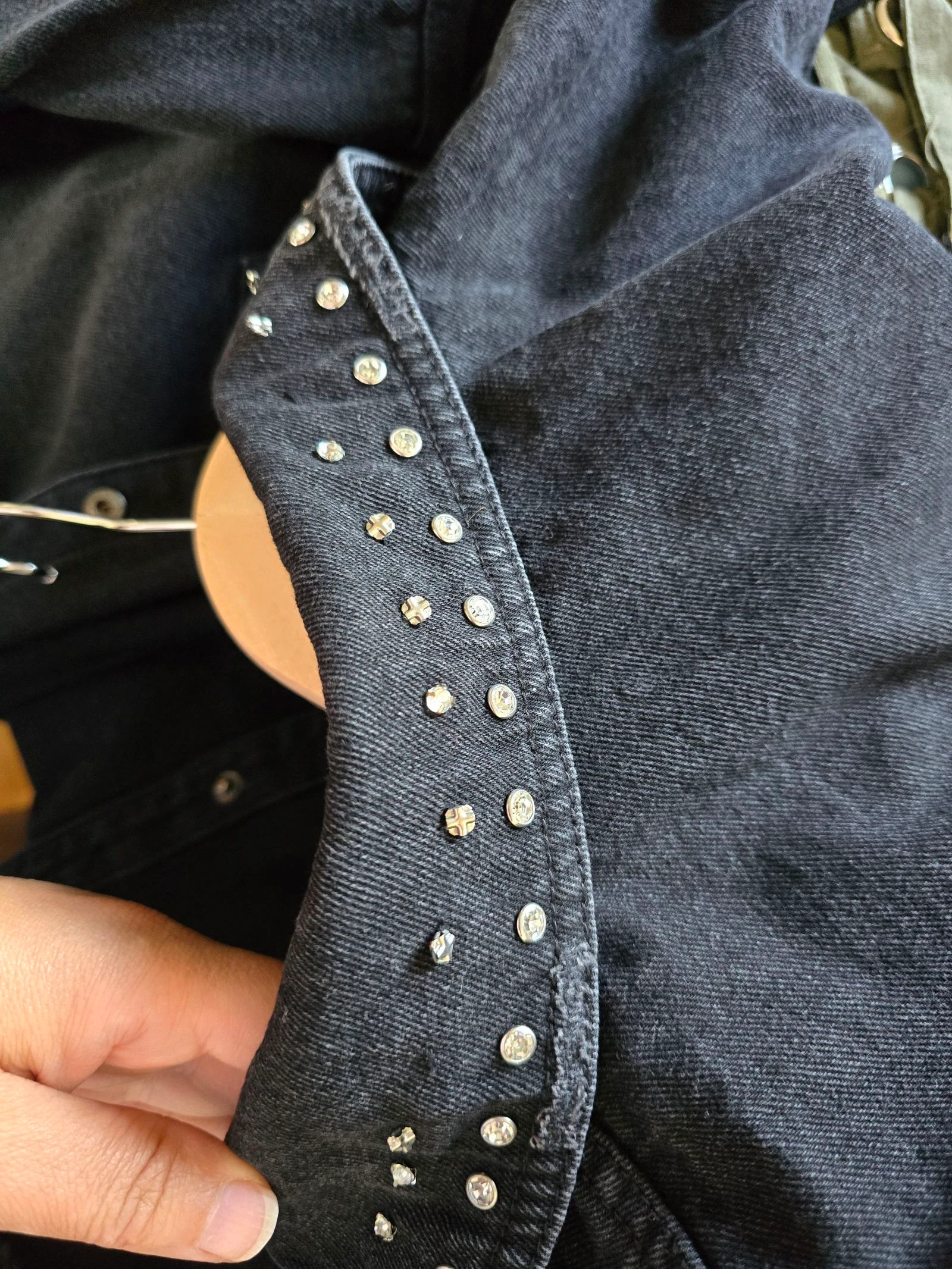 Jaqueta jeans preta oversized com detalhes brilhantes de Zara/tamanho S - estado perfeito. – photo 7